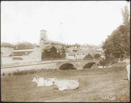 Pont et église (Neufchâteau)